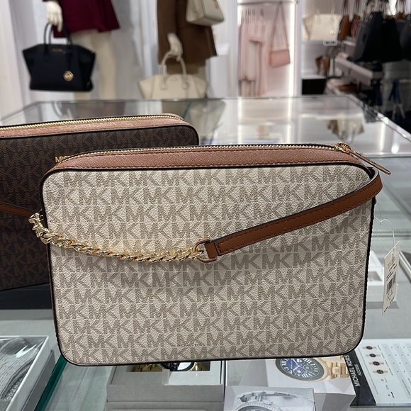 Michael Kors Jet Set Item Large East West Zip Crossbody Vanilla Signature - Picture 15 of 16